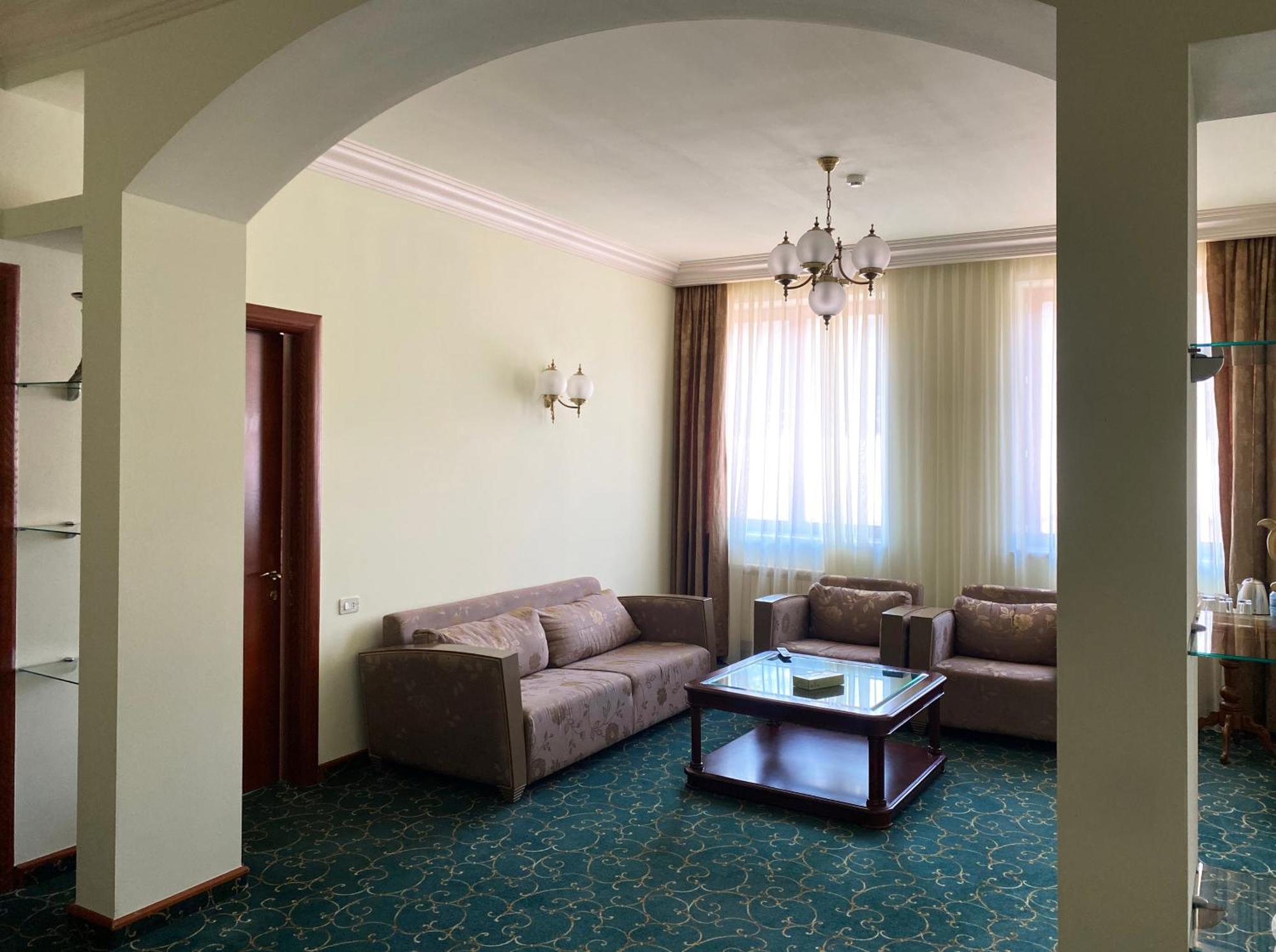 Hotel Russia Tsaghkadzor Exterior photo